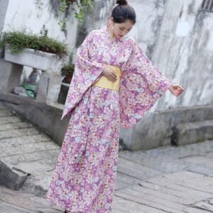 kimono traditionnel femme japonaise